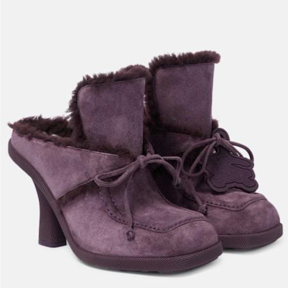 NWOB Burberry Women’s Shearling-lined suede mules size 38